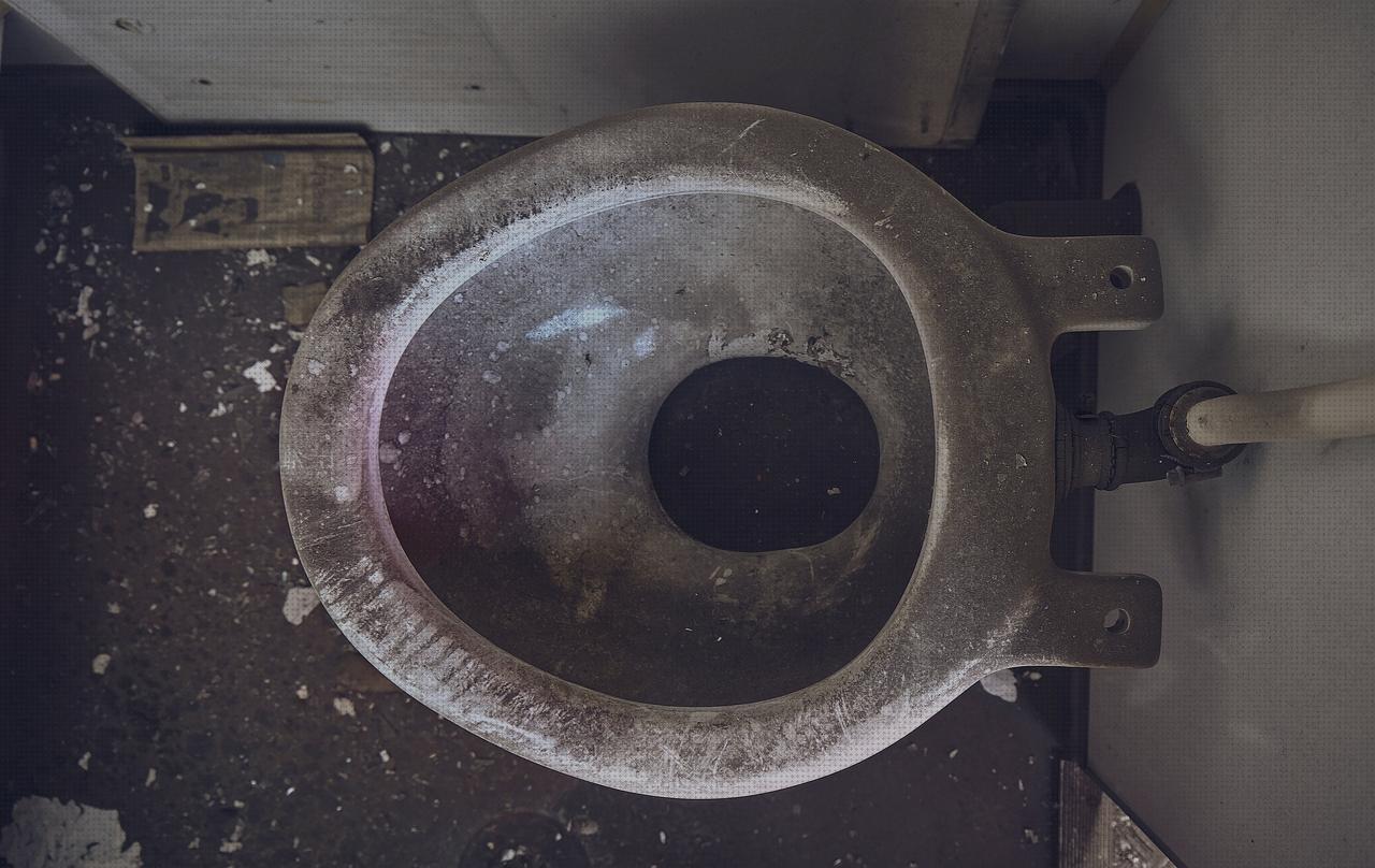 Review de pis en el orinal